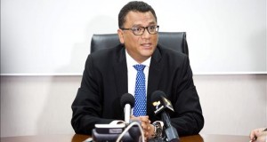 Los trabajos de prevención ante el fenómeno de El Niño llegan al 90 por ciento en Perú
Fotografía tomada el pasado 7 de septiembre en la que se registró al ministro peruano de Agricultura y Riego, Juan Manuel Benites, quien preside el Consejo Nacional de Gestión del Riesgo del Fenómeno El Niño.