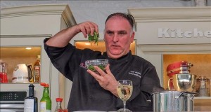 Caucus Hispano de EE.UU. premia al chef José Andrés y a la actriz Roselyn Sánchez
El chef José Andrés. EFE/Archivo