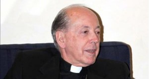 El arzobispo de Lima pide al fundador del Sodalicio responder a las denuncias de abusos
Fotografía tomada en febrero de 2013 en la que se registró al arzobispo de Lima, Juan Luis Cipriani Thorne, quien aseguró que "todo lo que sea un abuso o maltrato a los niños no solo es un pecado sino un delito.