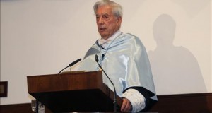 Mario Vargas Llosa ha pedido el divorcio a su esposa
El escritor peruano Mario Vargas Llosa.