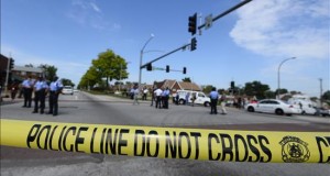 Hombre armado se atrinchera en una clínica de EE.UU. y deja al menos ocho heridos
La Policía publicó un tuit al mediodía hora local (19.00 GMT) alertando de que había un hombre armado en la ciudad de Colorado Springs (Colorado, EE.UU.) y pidiendo a los ciudadanos tener cuidado.