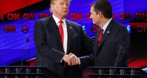 Trump va camino de acabar 2015 como el republicano favorito a la Casa Blanca 
Los precandidatos republicanos a la Presidencia de los Estados Unidos (i-d) Donald Trump y Ted Cruz asisten a un debate televisado en The Venetian Las Vegas en Las Vegas, Nevada (EE.UU.).