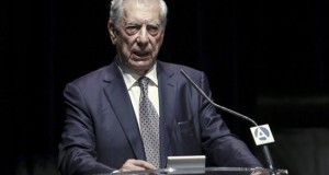 Vargas Llosa es considerado el personaje más "positivo" de Perú en 2015
El escritor Mario Vargas Llosa.