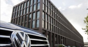 El Gobierno demanda a Volkswagen por delitos medioambientales
Volkswagen ha admitido el trucaje de algunos modelos de sus vehículos para ocultar el nivel de sus emisiones contaminantes en los controles oficiales.