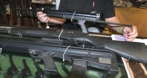 Texas amenaza con recursos judiciales contra el control de armas de Obama
Florida es uno de los más ardientes estados de EE.UU. defensores del derecho a portar armas, y se convirtió en el primero del país en tener más de un millón de personas con licencia para llevarlas.