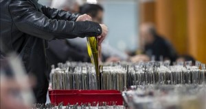 El "streaming" y el vinilo mantuvieron a flote la música británica en 2015
Según datos de la Industria Fonográfica Británica (BPI), alrededor de 50.000 canciones por minuto fueron escuchadas en directo en el Reino Unido el pasado año.