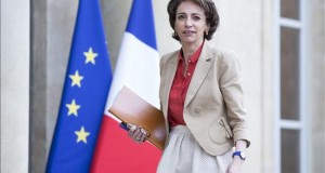 Una persona con muerte cerebral y 5 graves por un ensayo clínico en Francia
La ministra francesa de Sanidad, Marisol Touraine.