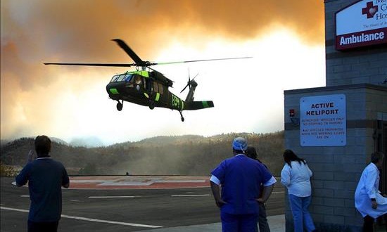 Dos helicópteros militares de EE.UU. colisionan en pleno vuelo sobre Hawái
Las equipos de rescate, que están trabajando ya sobre la zona, recibieron una llamada de asistencia a las 23.38 hora local del jueves (9.00 GMT del viernes).