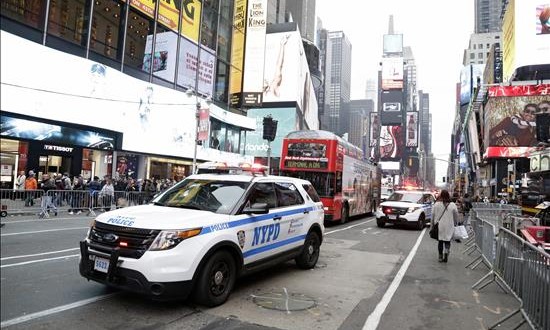 Golpean a un hombre en Nueva York al grito de "¡ISIS! ¡ISIS!"
Un hombre vestido con un atuendo típico del sur de Asia fue atacado este sábado en Nueva York por otras dos personas al grito de "¡ISIS! ¡ISIS!, informó hoy The New York Times.