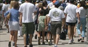 Estudio sobre obesidad recomienda que los escolares estén de pie en clase 
De acuerdo con estadísticas del Departamento de Salud, el 27 por ciento de los niños y adolescentes en el estado sufre de obesidad y peso excesivo.