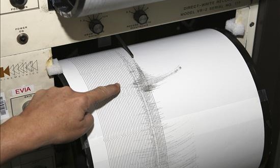 Un sísmo de 6,3 grados en el mar de Alborán se percibe en Málaga y Melilla
Un seísmo de 6,3 grados de magnitud en la escala abierta de Richter se registró esta madrugada en el mar de Alborán y se sintió en toda la costa andaluza.