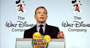 Disney logra beneficios trimestrales récord gracias a "Star Wars"
"Impulsados por el fenomenal éxito de 'Star Wars', conseguimos los mayores beneficios trimestrales de la historia de nuestra compañía", destacó el consejero delegado y presidente, Robert A. Iger.