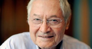 Comienza en Perú el rodaje de "Death Race 2050" de Roger Corman
El productor de cine norteamericano Roger Corman.