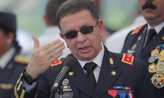 En la imagen, el titular del Ministerio de Defensa y comandante de la Fuerza Armada salvadoreña, David Munguía Payés. EFE/Archivo