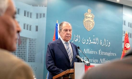 El ministro ruso de Asuntos Exteriores, Sergei Lavrov, en una rueda de prensa en Tunez, el pasado sabado. EFE