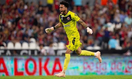 En la imagen, el portero peruano Pedro Gallese. EFE/Archivo