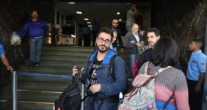 Los tres reporteros de la Agencia Efe que fueron detenidos este miércoles por el servicio de inteligencia de Venezuela, los colombianos Maurén Barriga, Leonardo Muñoz y el español Gonzalo Domínguez, fueron liberados este jueves.