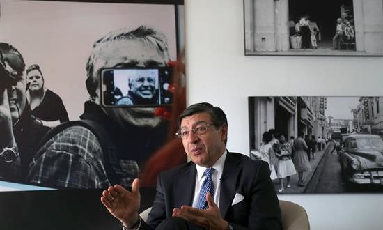 La Comunidad Andina (CAN) cumple en 2019 50 años de vida bajo su nuevo secretario general, el colombiano Jorge Pedraza, quien con apenas veinte días en el cargo asume el desafío de "dar visibilidad" y modernizar la organización para lograr su objetivo de "elevar la calidad de vida de los ciudadanos andinos". En una entrevista con Efe en Lima, Pedraza se mostró convencido del papel que la organización conformada por Bolivia, Colombia, Ecuador y Perú tiene para influir en la mejora de la vida de los 110 millones de habitantes de la región y de la necesidad de fortalecerla para que la CAN sea "la organización institucional líder en el continente".