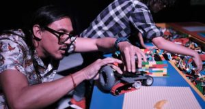 Viajar en el transbordador espacial Discovery, en una nave de combate de la Guerra de las Galaxias o adentrarse en el Coliseo romano, es parte de la experiencia que ofrece en Costa Rica una de las exhibiciones de lego más reconocidas a nivel internacional.