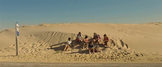 Fotograma cedido por el Sundance Institute de la película "Los tiburones", de la cineasta uruguaya Lucía Garibaldi, que se convirtió en la primera cinta uruguaya en competir en el Festival de Sundance en Park City, Utah (EE.UU.). EFE/Sundance Institute