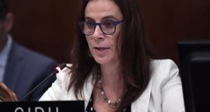 En la imagen, la relatora para Brasil en la CIDH, la comisionada Antonia Urrejola. EFE/Archivo