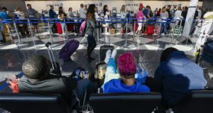Registro general de una de las zonas de tránsito del aeropuerto internacional de O'Hare, en Chicago (Illinois, EE.UU.). EFE