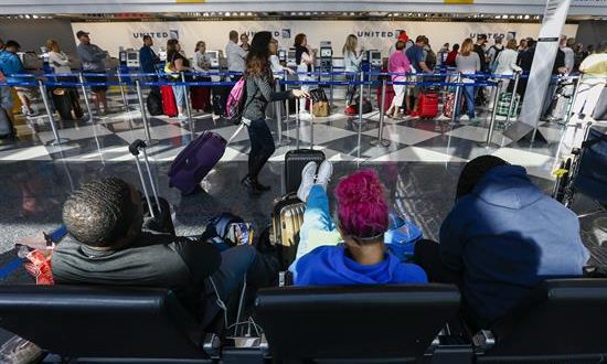 Registro general de una de las zonas de tránsito del aeropuerto internacional de O'Hare, en Chicago (Illinois, EE.UU.). EFE