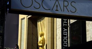 La confirmación llegó hoy por parte de un relaciones públicas de la cadena -que es la encargada de emitir la ceremonia en EE.UU.- y la propia organización, que quisieron dar carpetazo finalmente a un asunto con el que se venía especulando durante semanas. EFE/Archivo