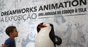 Un niño visita este miércoles, la exposición de DreamWorks, en Río De Janeiro (Brasil). EFE