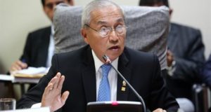 En la imagen un registro del exfiscal general de Perú Pedro Chavarry, quien dejó el cargo días después del allanamiento a sus oficinas el pasado 4 de enero. EFE/Archivo