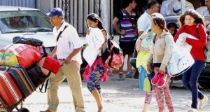 Los puestos de control migratorio en Tumbes, en la costa norte de Perú, han incrementado sus labores en los últimos dos años debido al masivo ingreso de venezolanos al país por la crisis política y humanitaria en su nación. EFE/Archivo