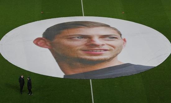 El FC Nantes rinde tributo al jugador argentino Emiliano Sala en Nantes (Francia). EFE/Archivo