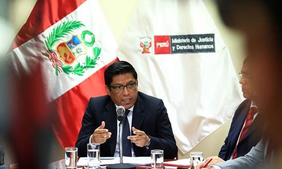En la imagen, el ministro peruano de Justicia y Derechos, Vicente Zeballos. EFE/Archivo