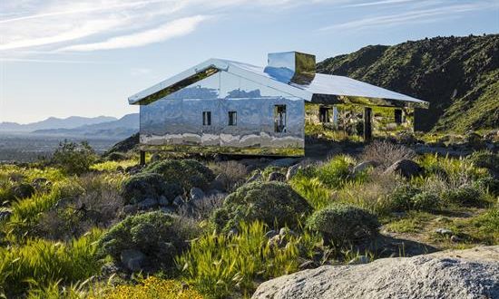 La exhibición de arte plástico "Desert X" lleva desde este sábado al desierto del sur de California 19 obras de gran formato, que tienen por objetivo concienciar sobre la importancia de cuidar el medioambiente.