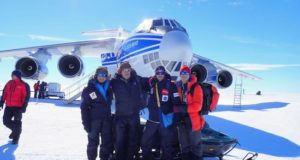 Fotografía facilitada por el equipo "Antártida inexplorada 2018-2019" con motivo de la entrevista concedida a Efe. Agotado pero feliz por sus logros científicos, el equipo español "Antártida Inexplorada 2018-2019", que usa un pionero trineo de viento, vuelve a casa tras 52 días de viaje por ese rincón extremo que es, según explica a Efe, "lo más parecido a ir a otro planeta". EFE