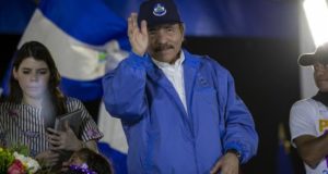 El Gobierno del presidente Daniel Ortega (imagen) echó mano de medidas económicas, siempre impopulares, para intentar recomponer la economía que, según el sector privado, provocará cierre de empresas, más desempleo, mayor informalidad en el mercado laboral, crecimiento del déficit fiscal, y aumento de la pobreza. EFE/Archivo