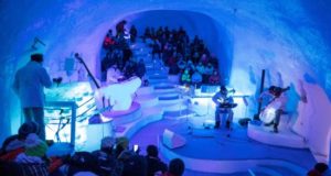 Imágenes cedidas por Phototeam sobre el festival de música de hielo que se desarrolla hasta marzo en el glaciar Presena, en el norte de Italia. EFE/Gabriele Debetto