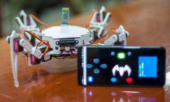 Fotografía cedida este domingo por el Instituto Politécnico Nacional (IPN) de México, que muestra al Robot Arácnido (RDB-10), en Ciudad de México (México). Estudiantes del Instituto Politécnico Nacional (IPN) de México crearon un robot con forma de araña que permite localizar a personas atrapadas entre escombros, informó este domingo el centro universitario. EFE/SOLO USO EDITORIAL