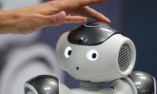 El grupo japonés Softbank está invirtiendo un total de 940 millones de dólares en la firma californiana Nuro, enfocada en vehículos sin conductor para entregas a domicilio de compras de supermercados, según recogen hoy medios japoneses. EFE/Archivo