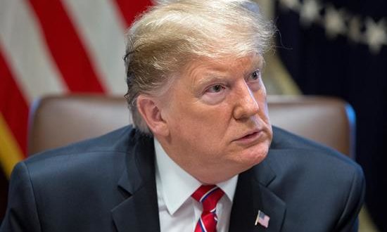 El presidente estadounidense, Donald J. Trump, preside una reunión de su gabinete en la Casa Blanca de Washington D.C (Estados Unidos), este martes. EFE