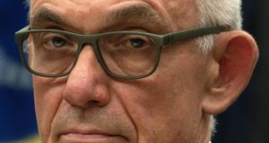 El presidente de la compañía minera Vale, Fabio Schvartsman, fue registrado este jueves al comparecer a una audiencia en la Cámara de Diputados de Brasil, en Brasilia (Brasil). EFE