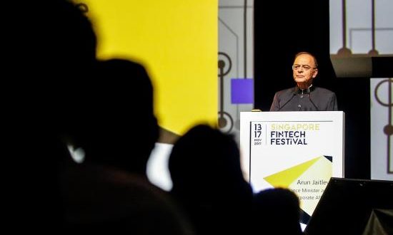 El ministro indio de Finanzas, Arun Jaitley, ofrece un discurso. EFE/Archivo