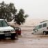 Coches arrastrados por lluvias torrenciales e inundaciones en la costa de Chania, isla de Creta, en 2006. EFE/Archivo