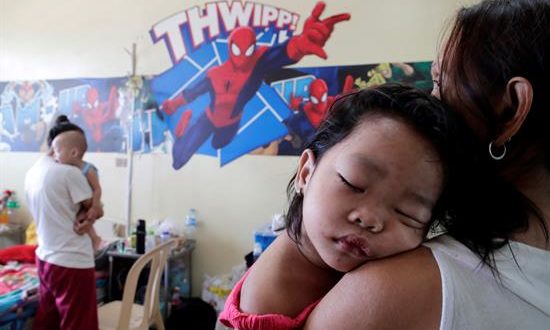 El brote de sarampión en Filipinas continúa su escalada con 8.443 casos confirmados desde comienzos de año y 136 muertes por la enfermedad, la mayoría de niños menores de cinco años, según los últimos datos del Departamento de Salud.