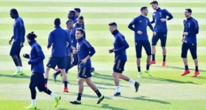 Los jugadores del Juventus durante el entrenamiento del equipo en Turin este martes antes de viajar a Madrid. EFE