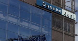 Vista del logo del Dasnke Bank en Tallin, Estonia. EFE/Archivo