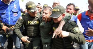 Según un comunicado oficial de Migración Colombia, sólo en Norte de Santander, 53 miembros de las fuerzas armadas de Venezuela depusieron sus armas y fueron a Colombia.