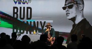 El cantante puertorriqueño de trap Bad Bunny participa en una rueda de prensa este jueves, previa a su actuación en el Festival Internacional de Viña del Mar 2019, en Viña del Mar (Chile). EFE