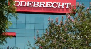 La Fiscalía de Perú investigará a la líder conservadora Lourdes Flores Nano por los aportes económicos que entregó la constructora brasileña Odebrecht a sus campañas electorales de 2006 y 2010, informaron este sábado medios locales. EFE/Archivo