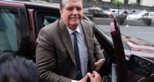 En la imagen, el expresidente peruano Alan García. EFE/Archivo